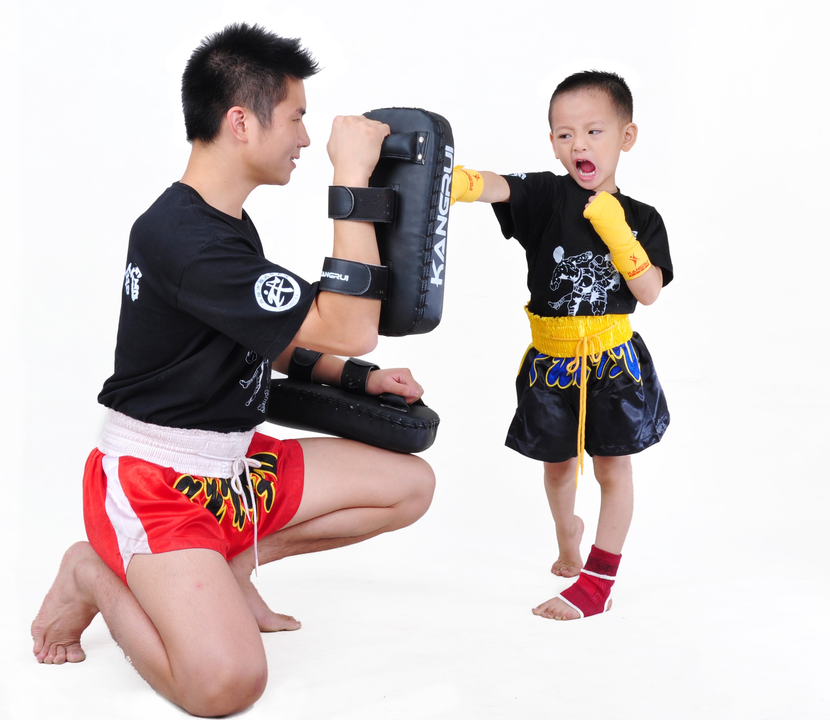 少儿拳击运动健身自由搏击摄影图配图高清摄影大图-千库网
